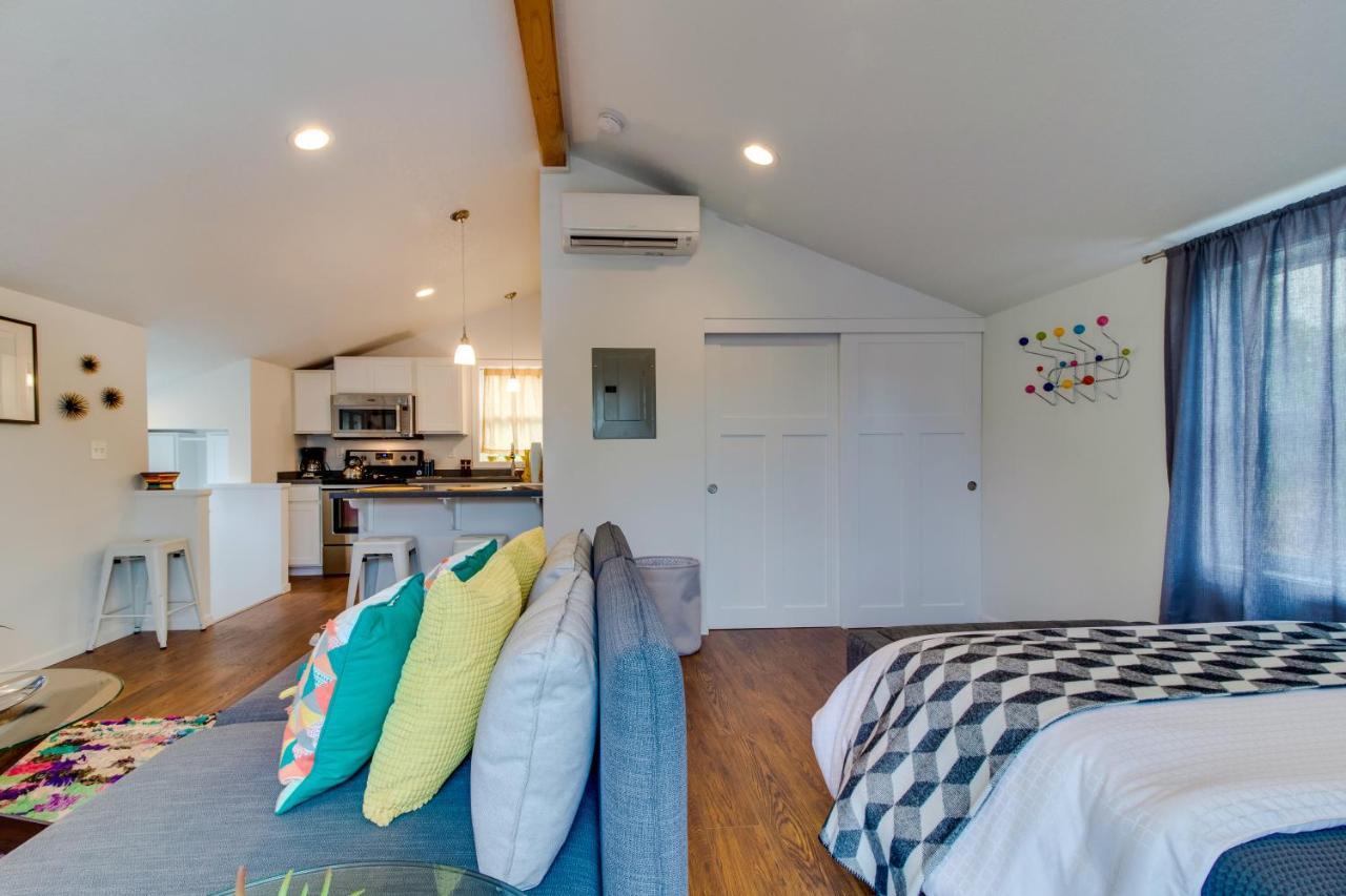 New Portland Neighborhood Studio ภายนอก รูปภาพ